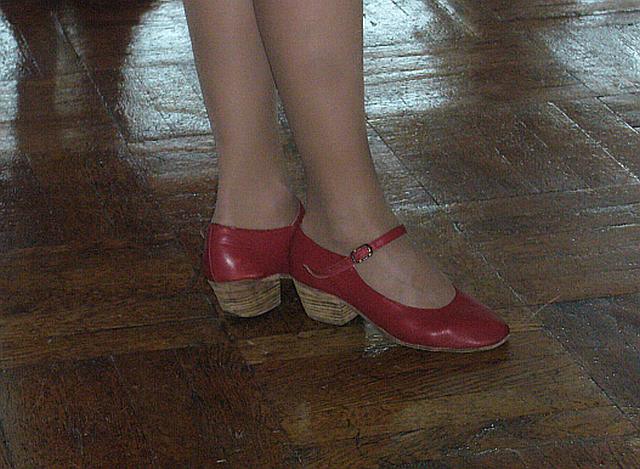 folkloric dance shoes